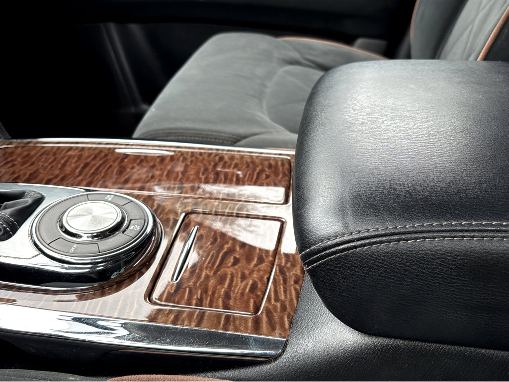 2019 Nissan Armada SV photo 7