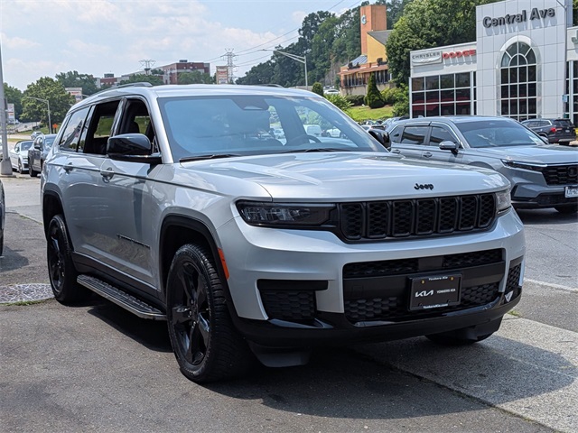 2021 Jeep Grand Cherokee Altitude photo 3