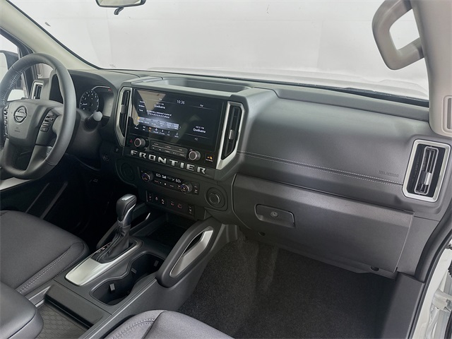 2025 Nissan Frontier SV photo 25
