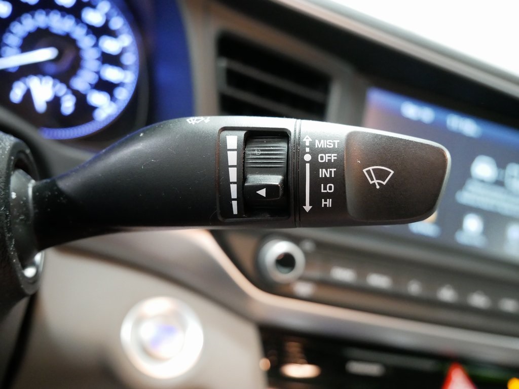 2020 Hyundai Elantra Value Edition photo 29
