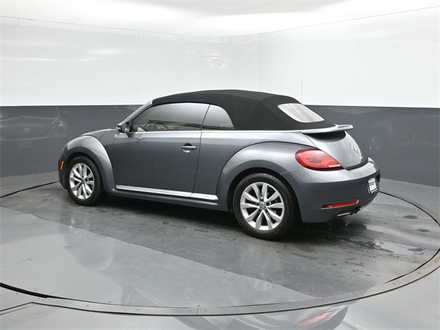2017 Volkswagen Beetle 1.8T Classic photo 4