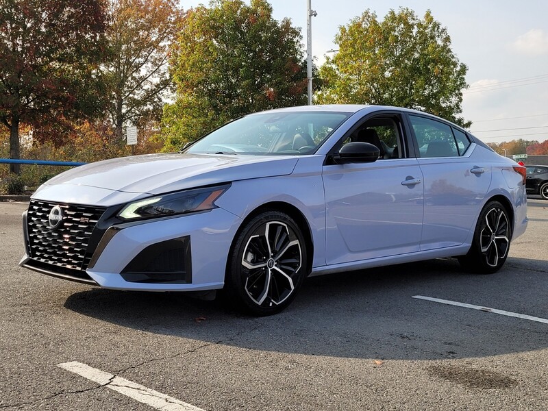 2024 Nissan Altima 2.5 SR photo 4