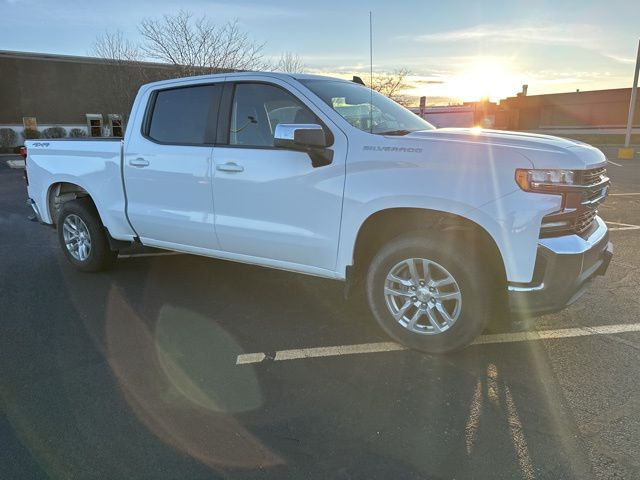 2020 Chevrolet Silverado 1500 LT photo 2