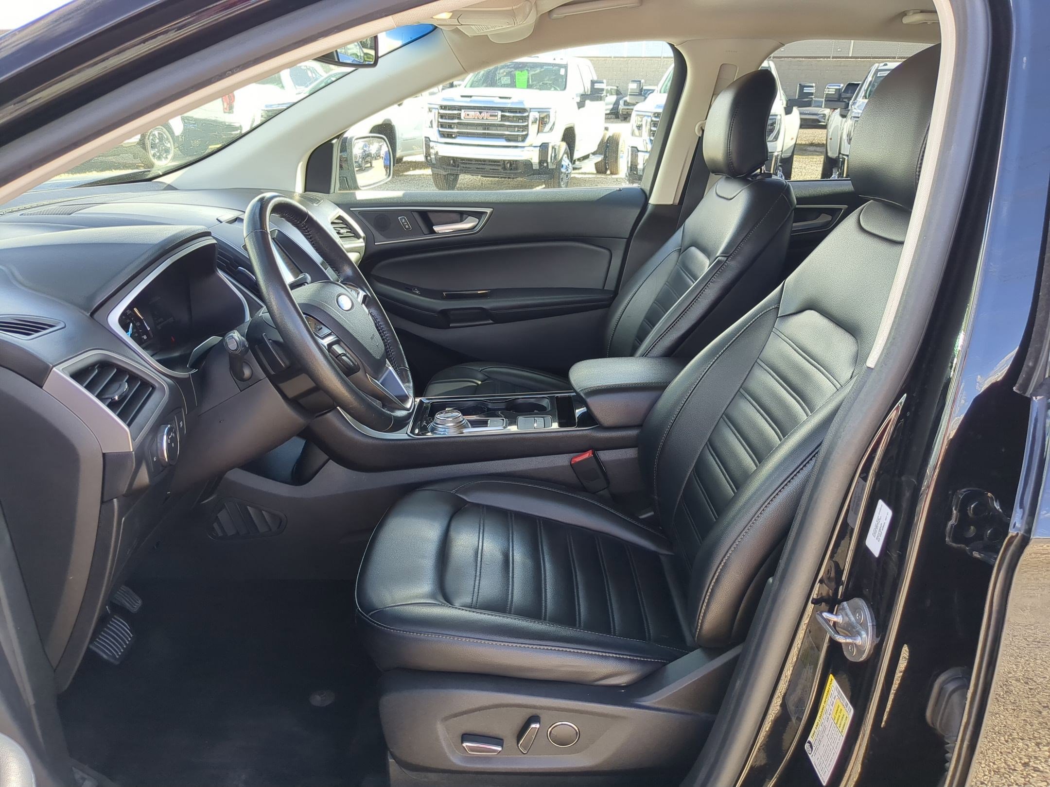 2019 Ford Edge SEL photo 16