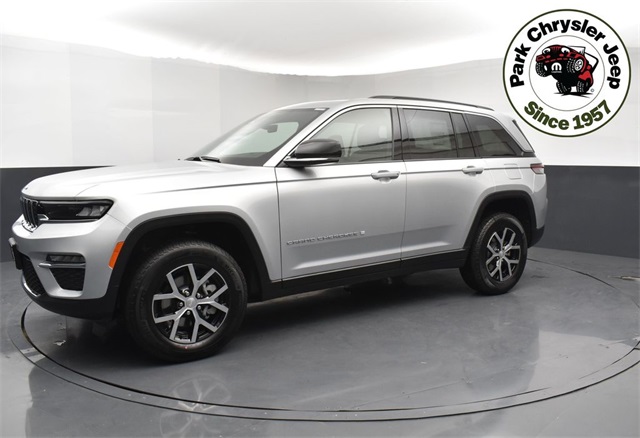 2025 Jeep Grand Cherokee Limited photo 3