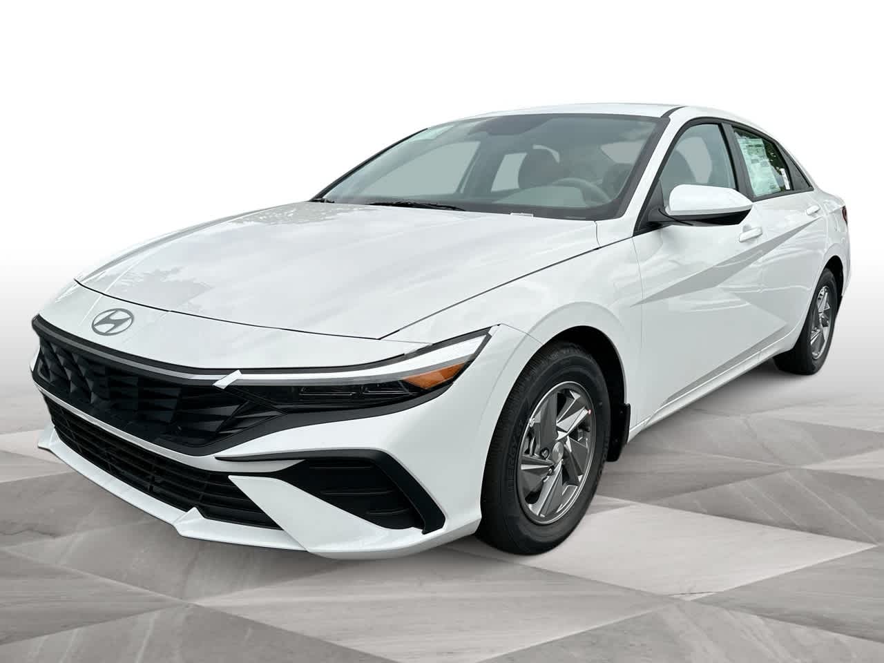 2025 Hyundai Elantra SE photo 4