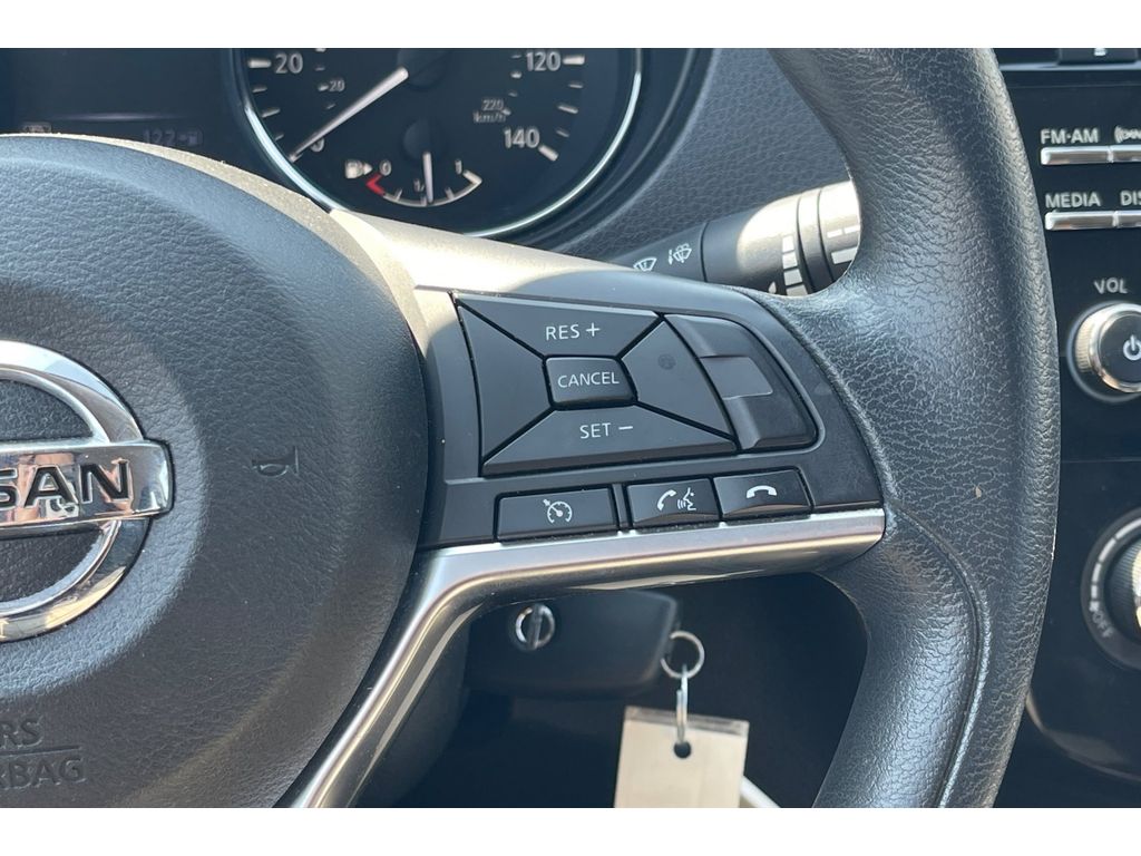 2017 Nissan Rogue Sport S photo 30