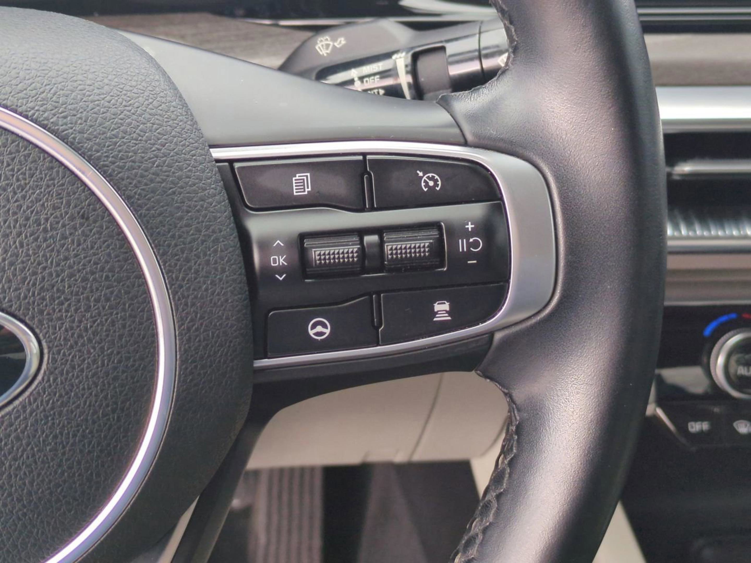 2021 Kia K5 EX photo 25
