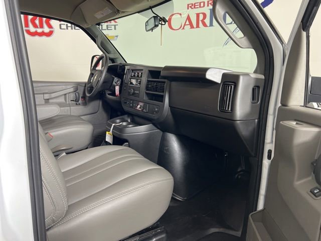 2025 Chevrolet Express Cargo 2500 photo 17