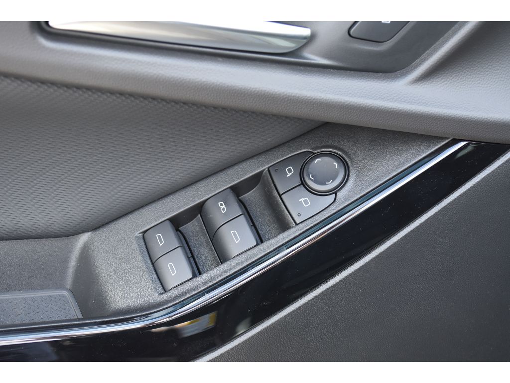 2025 Chevrolet Equinox LT photo 18