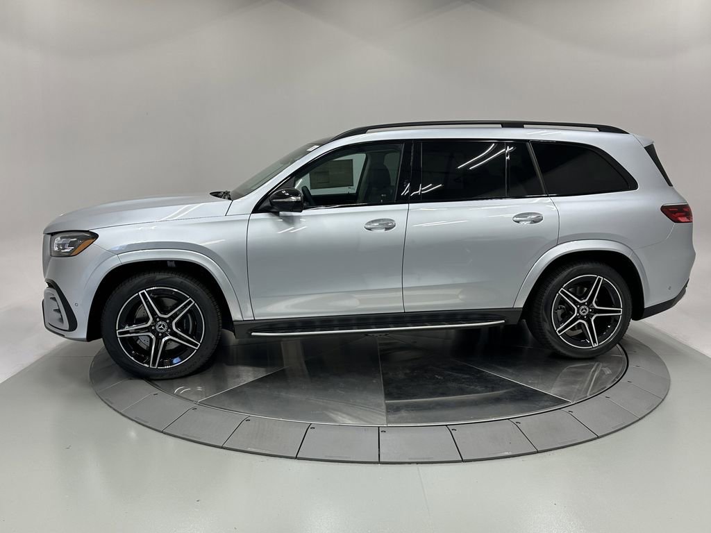 2026 Mercedes Benz GLS 450 4MATIC photo 4