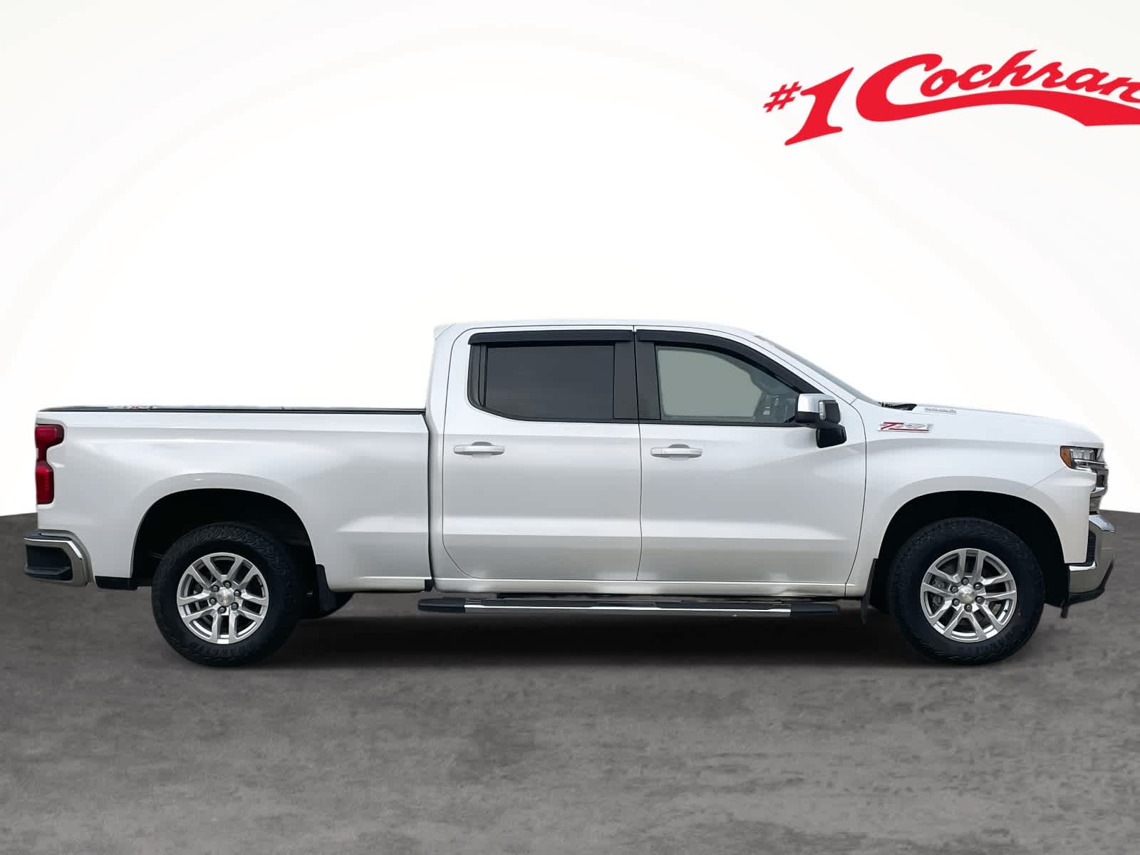 2021 Chevrolet Silverado 1500 LT photo 2