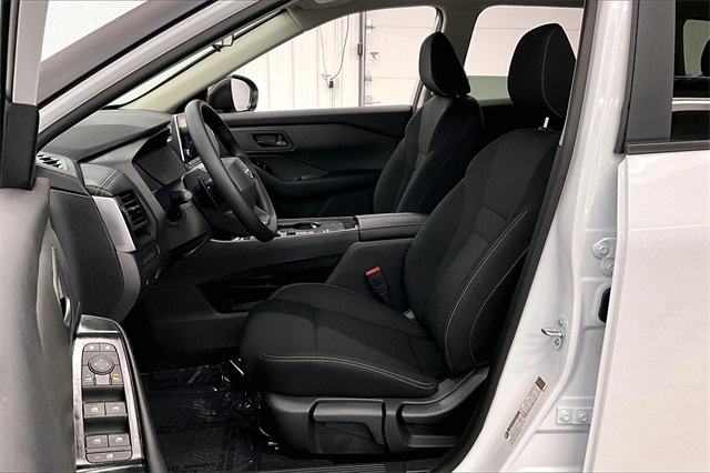 2025 Nissan Rogue S photo 9
