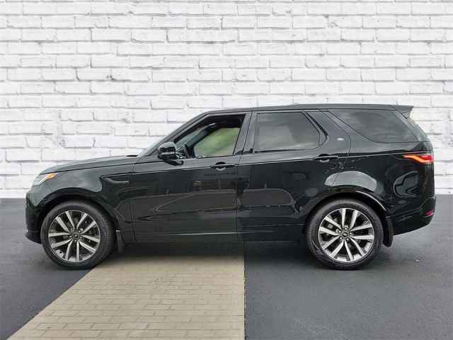 2024 Land Rover Discovery Metropolitan Edition photo 2