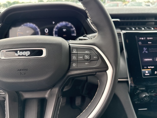 2023 Jeep Grand Cherokee Altitude photo 13