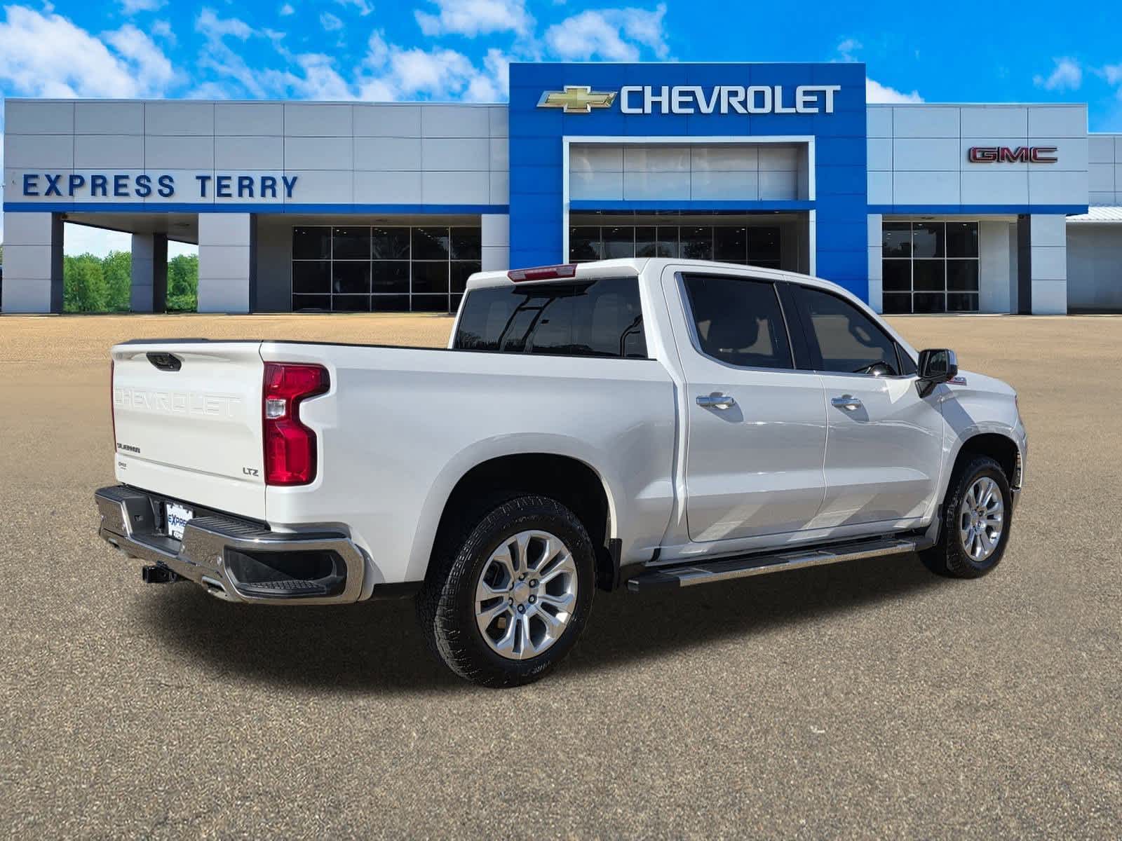 2023 Chevrolet Silverado 1500 LTZ photo 3