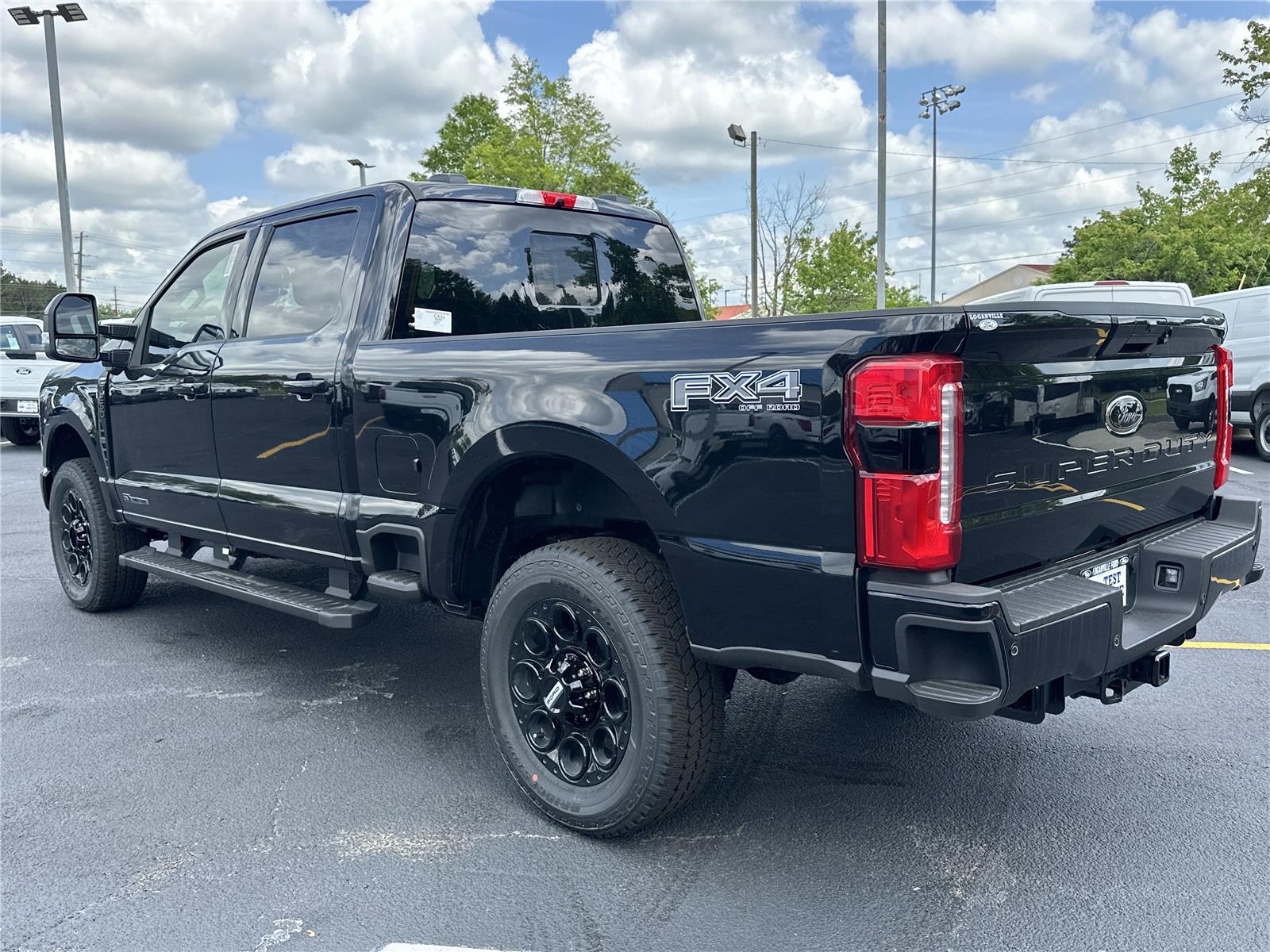 2025 Ford F-250 Lariat photo 32