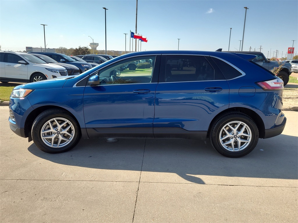 2022 Ford Edge SEL photo 3