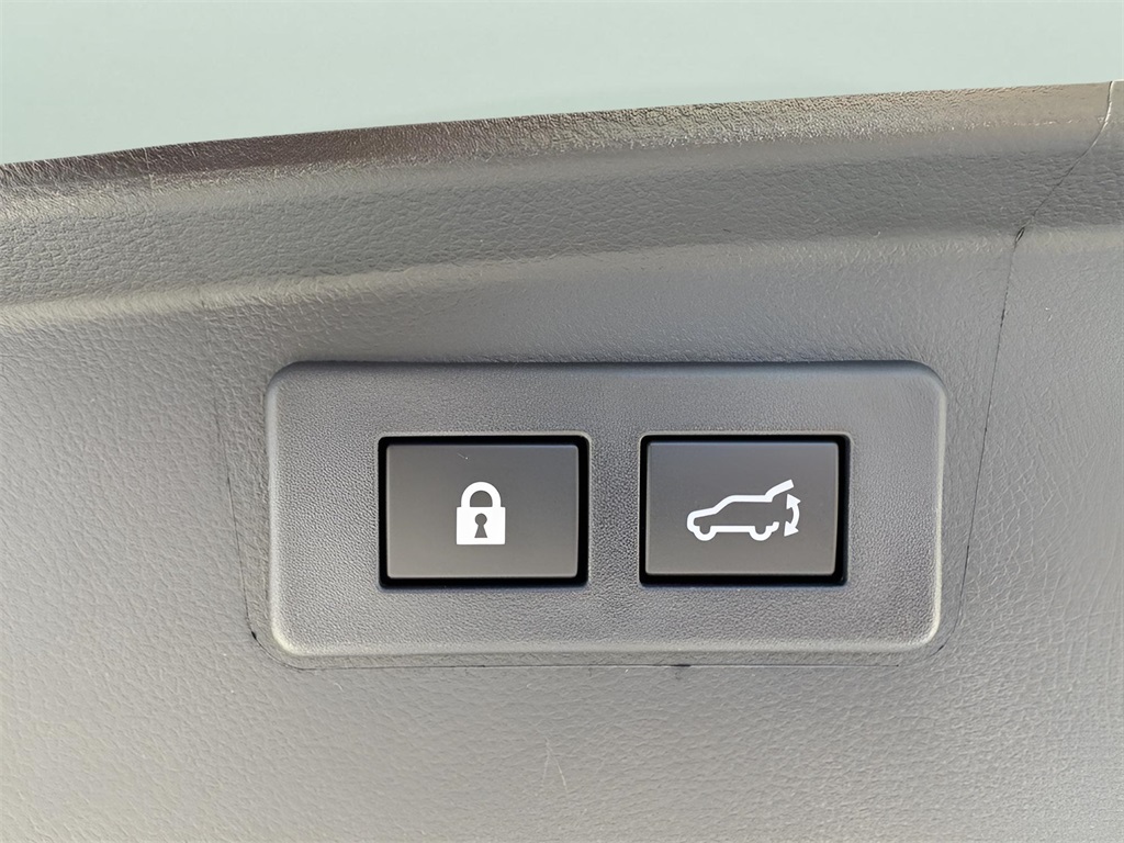 2025 Subaru Outback Touring XT photo 7