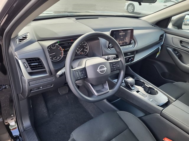 2025 Nissan Rogue S photo 10