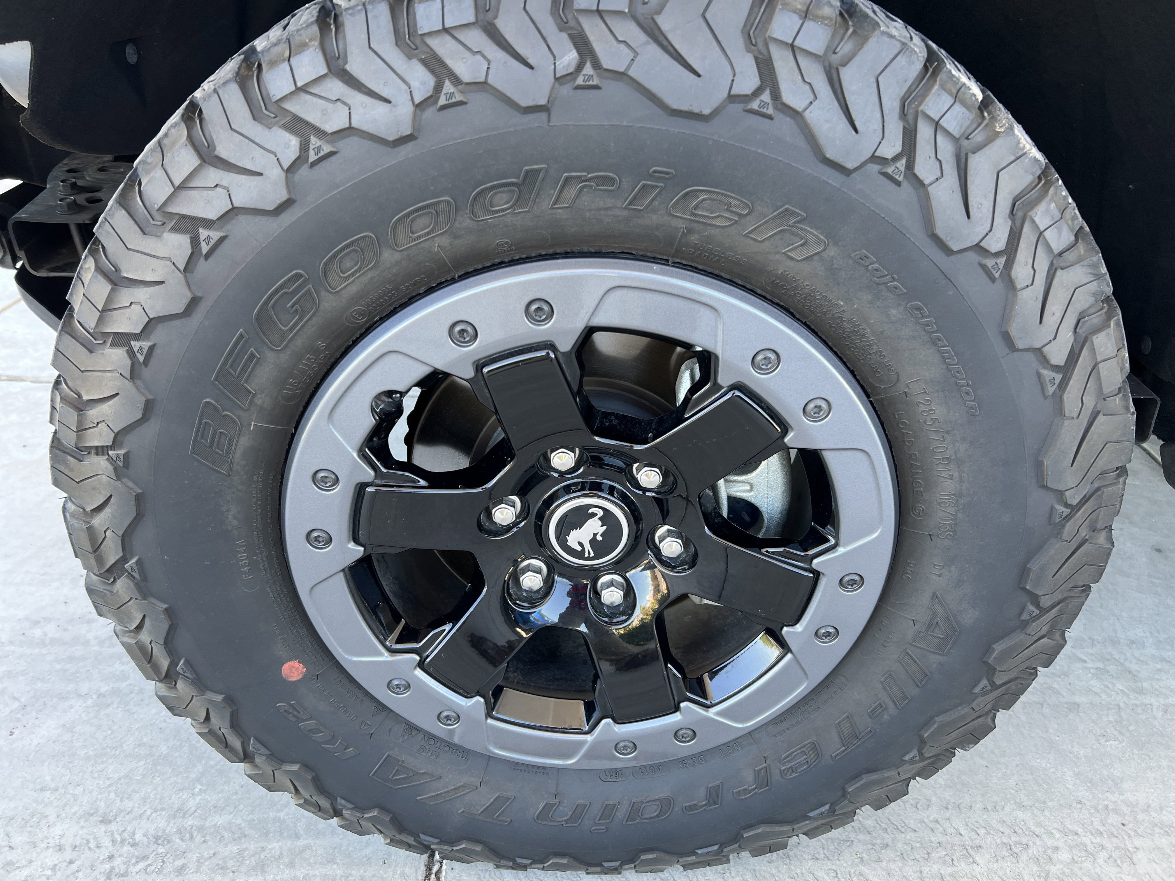 2022 Ford Bronco Black Diamond photo 9