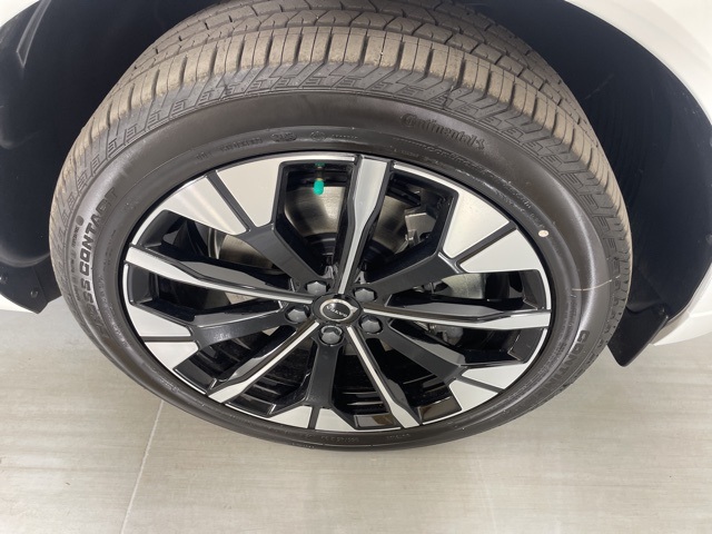 2026 Volvo XC60 T8 Plus photo 10