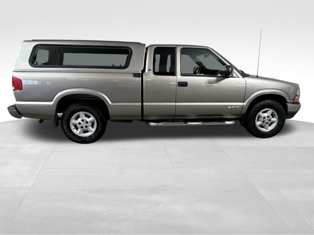2003 Chevrolet S-10 Pickup photo 7