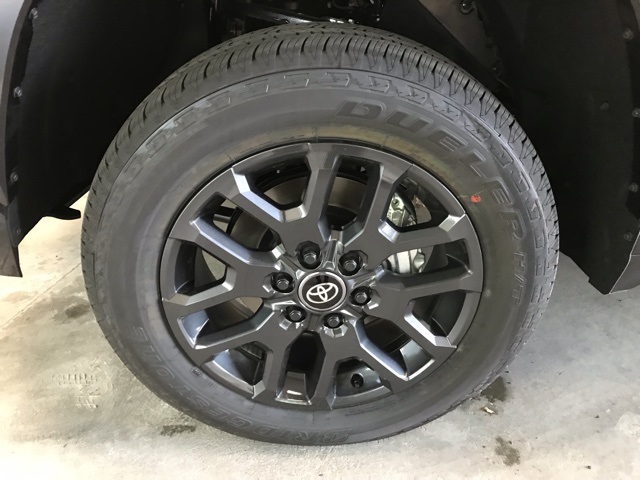 2025 Toyota Tundra Platinum CrewMax photo 8