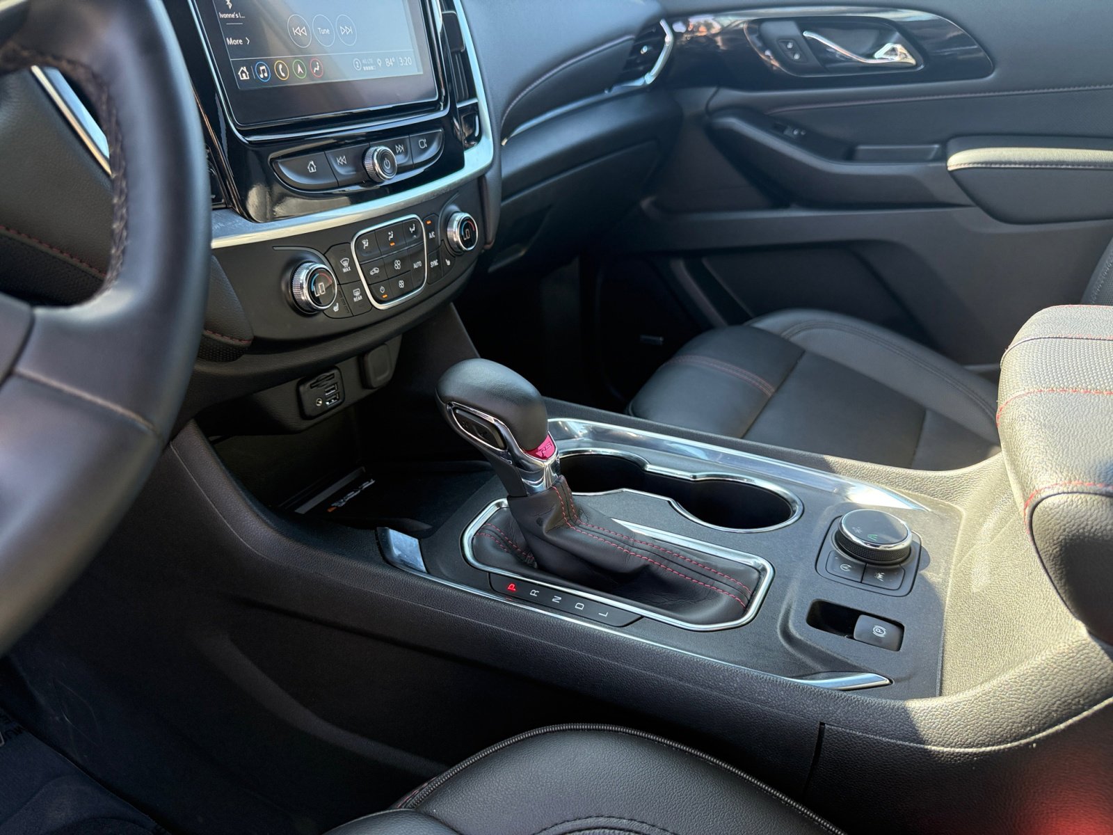 2023 Chevrolet Traverse RS photo 12