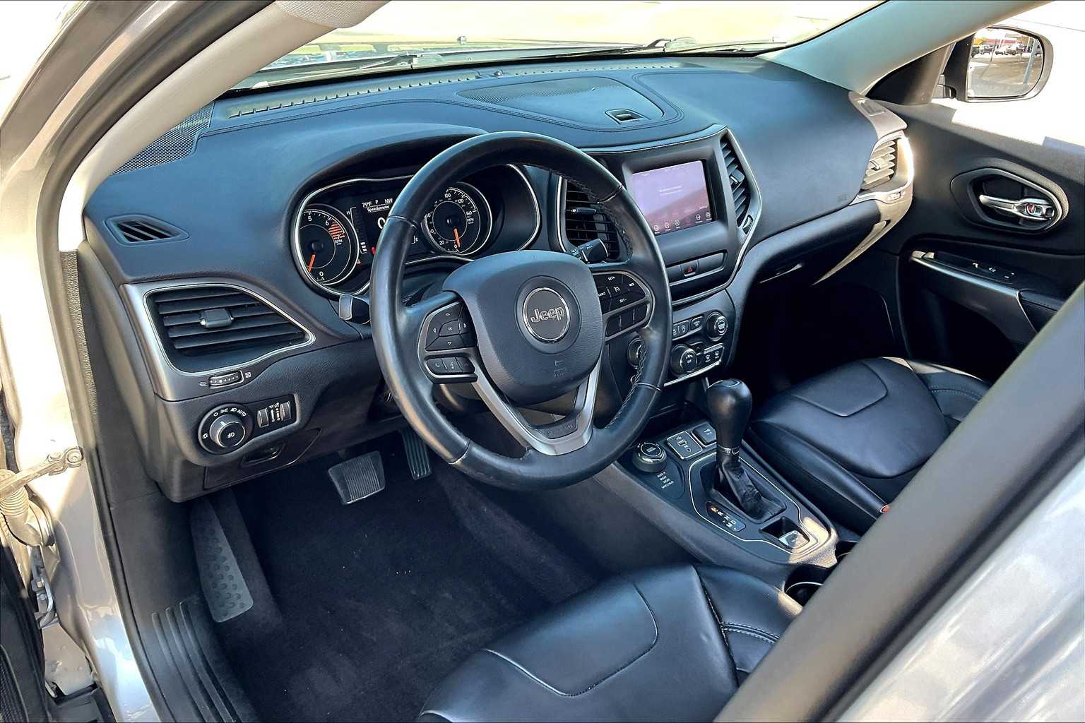 2019 Jeep Cherokee Latitude photo 15