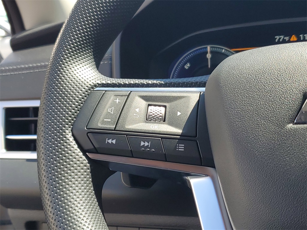 2025 Mitsubishi Outlander PHEV ES photo 21