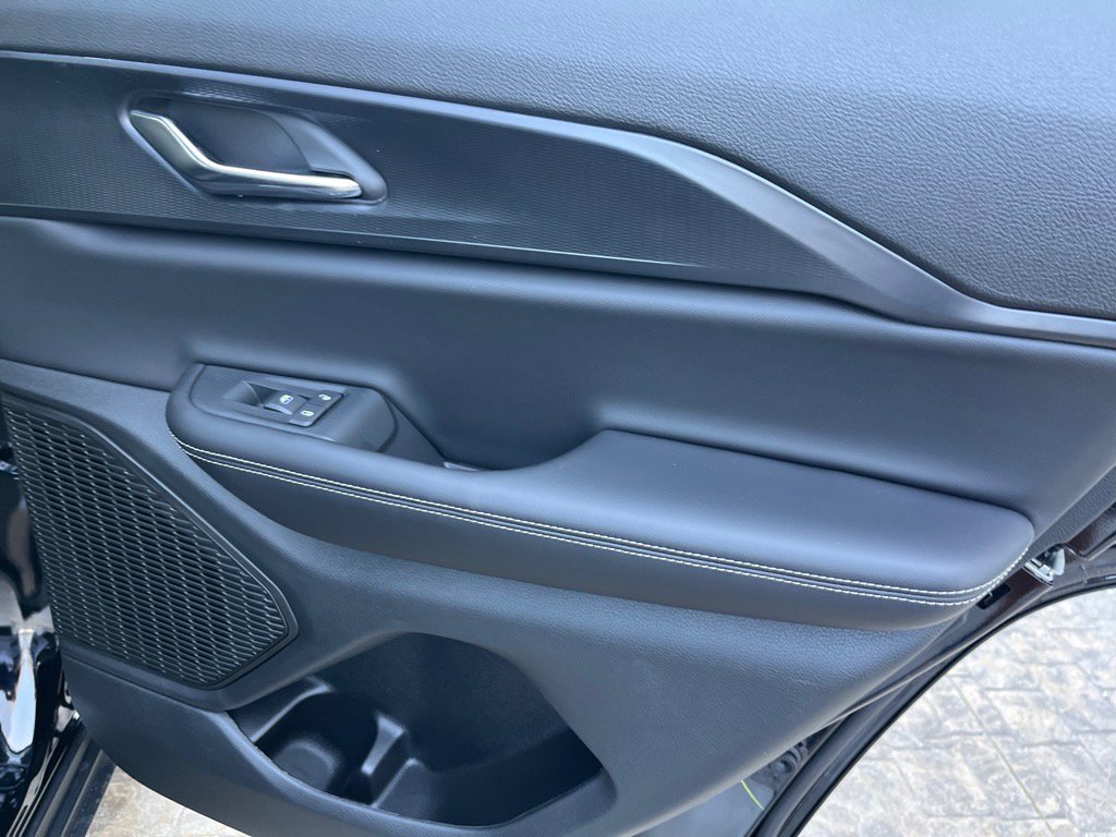 2025 Jeep Grand Cherokee Laredo Altitude photo 18