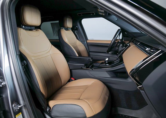 2024 Land Rover Range Rover Sport P400 Dynamic SE photo 2