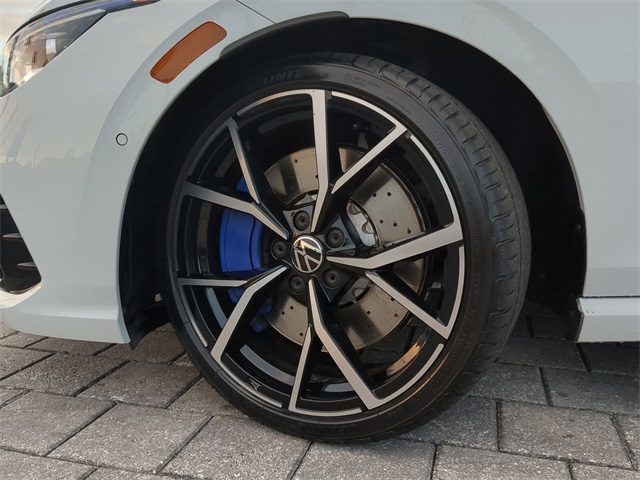 2022 Volkswagen Golf R photo 28