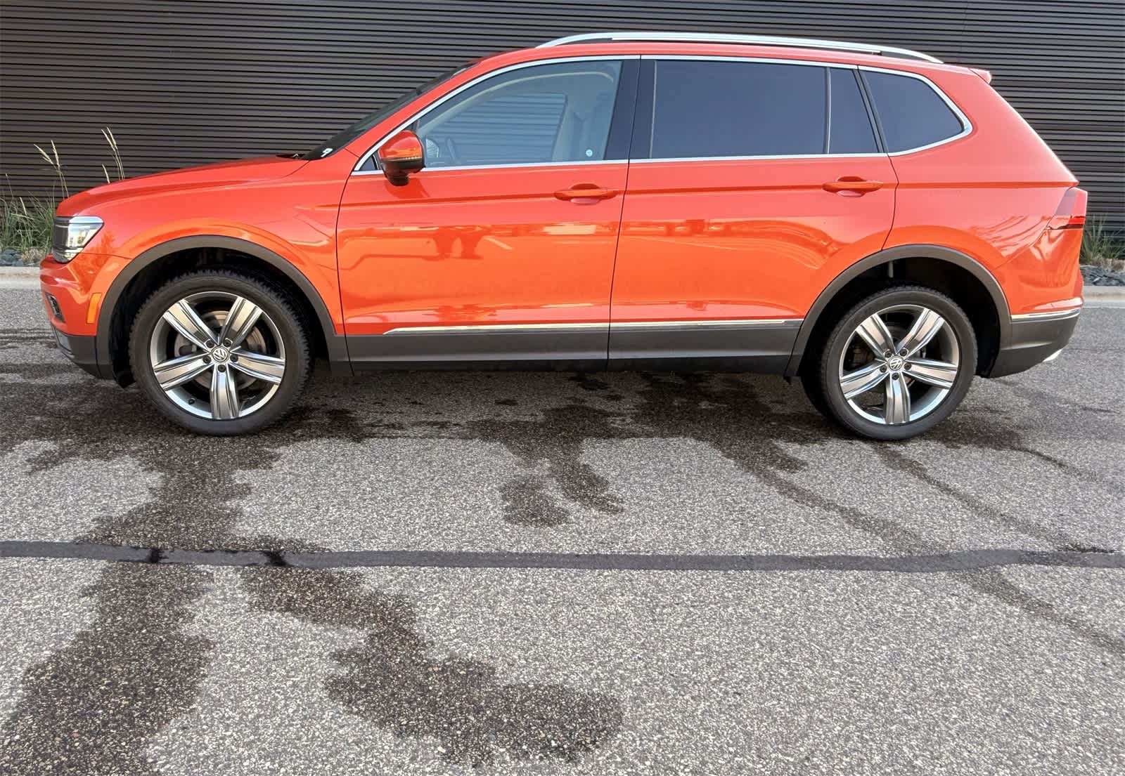 2018 Volkswagen Tiguan SEL Premium photo 4