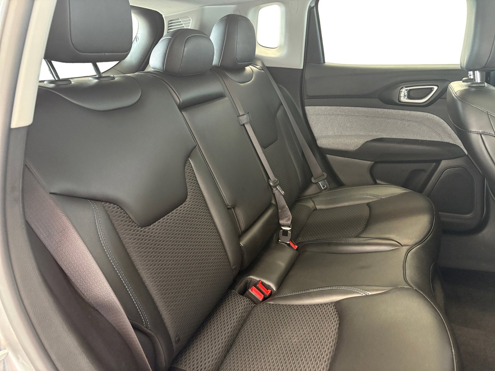2022 Jeep Compass Latitude photo 31