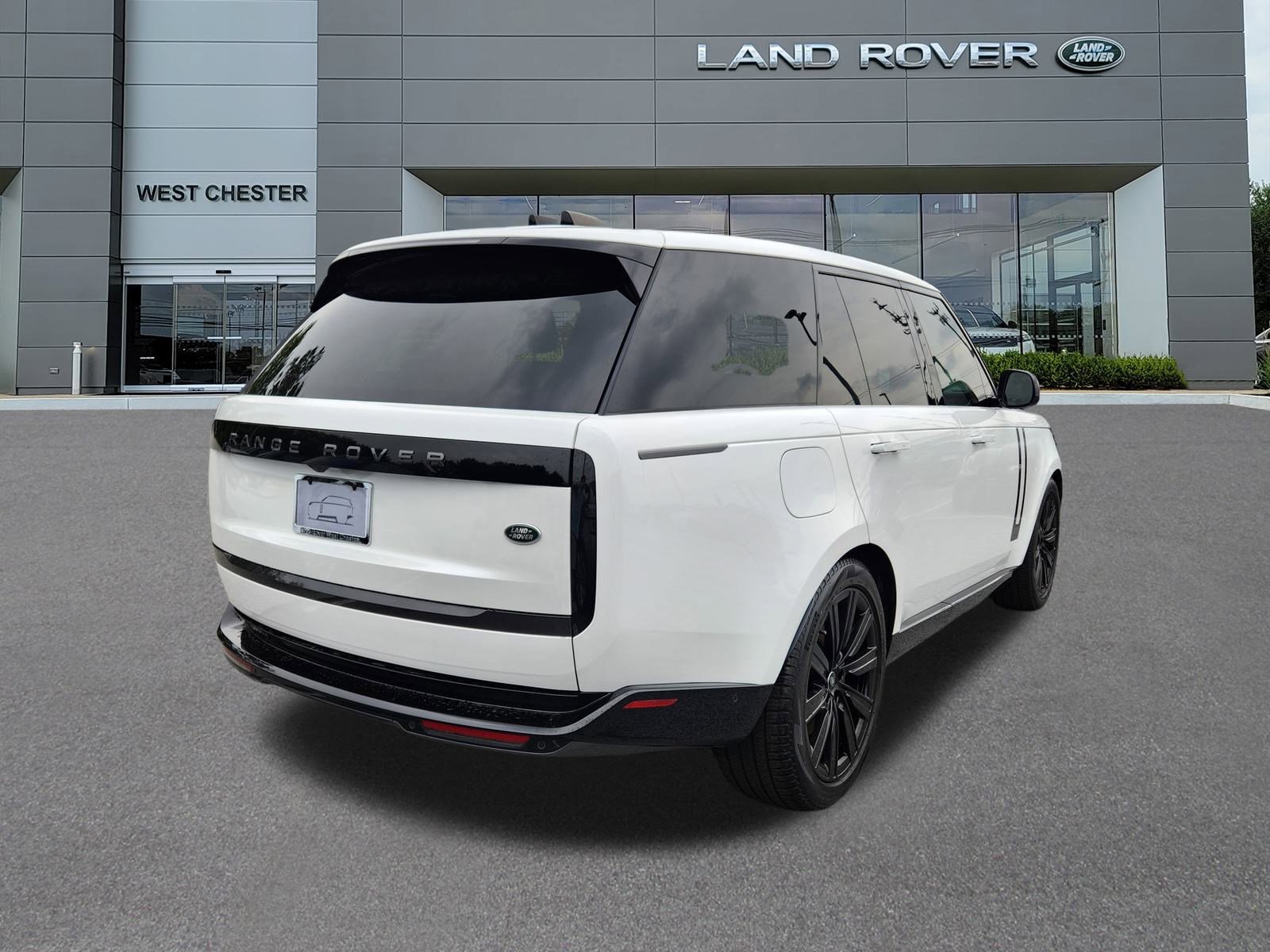 2023 Land Rover Range Rover SE photo 4