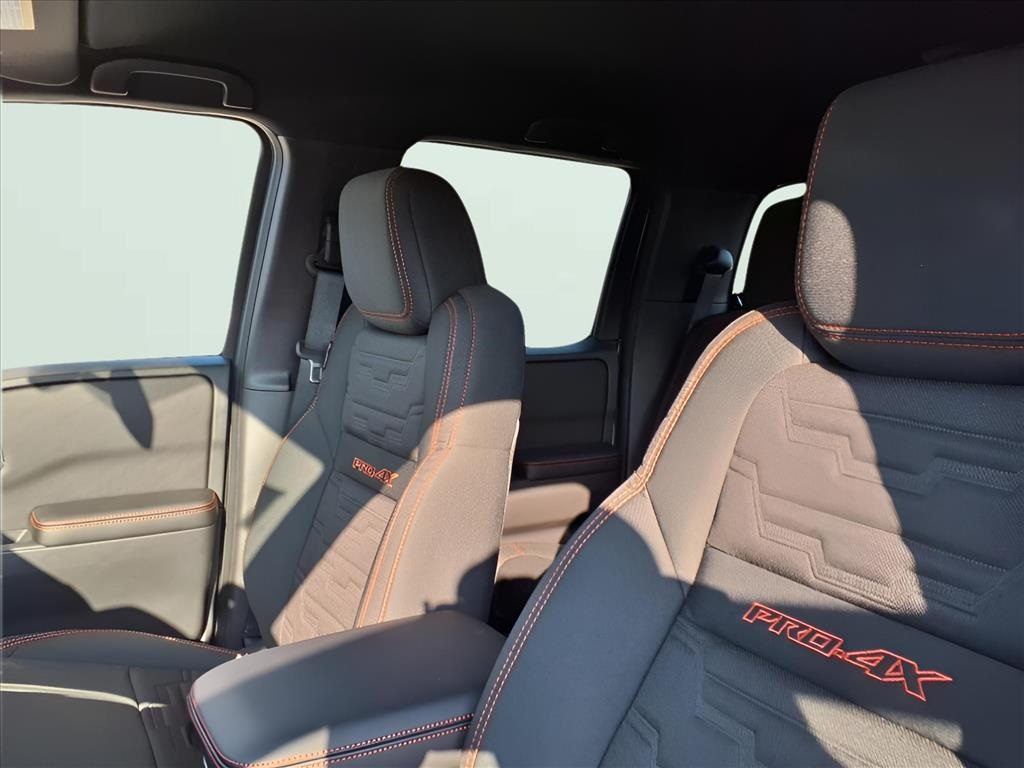 2025 Nissan Frontier PRO-4X photo 17