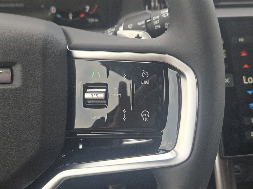 2025 Land Rover Discovery Sport SE photo 27