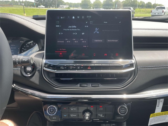 2025 Jeep Compass Latitude photo 17