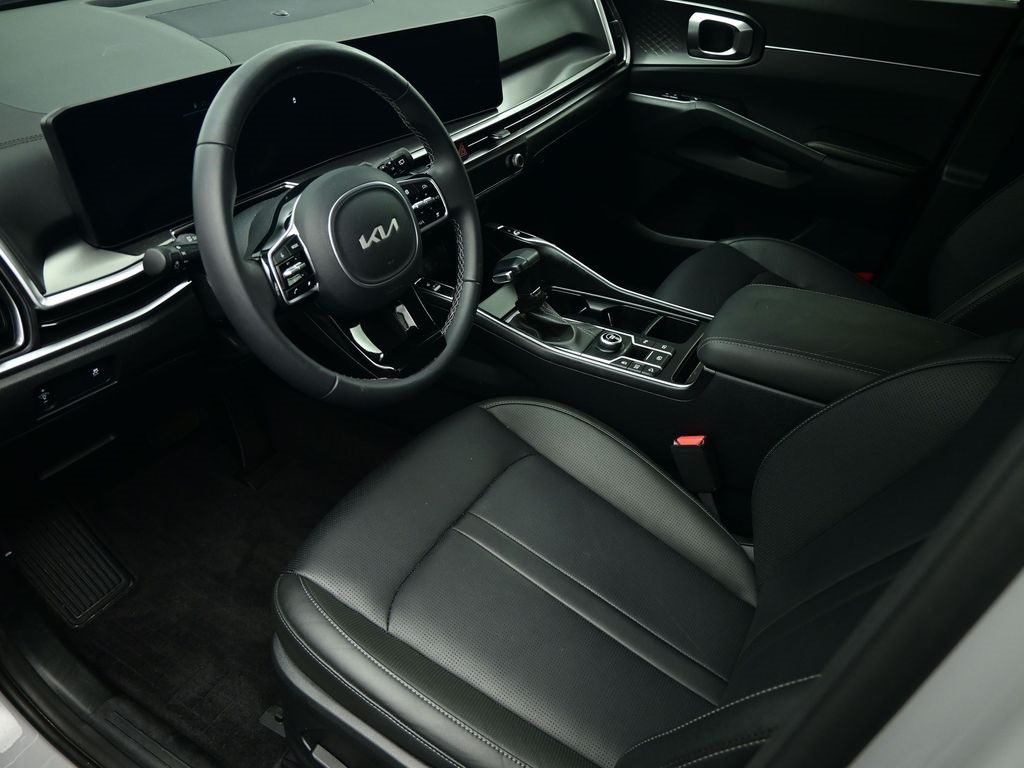 2025 Kia Sorento S photo 4
