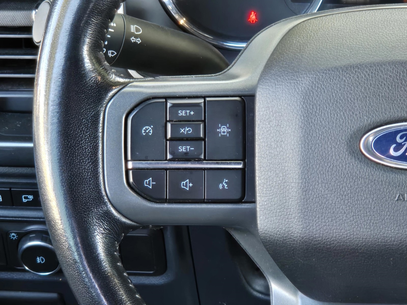 2022 Ford F-150 XLT photo 16