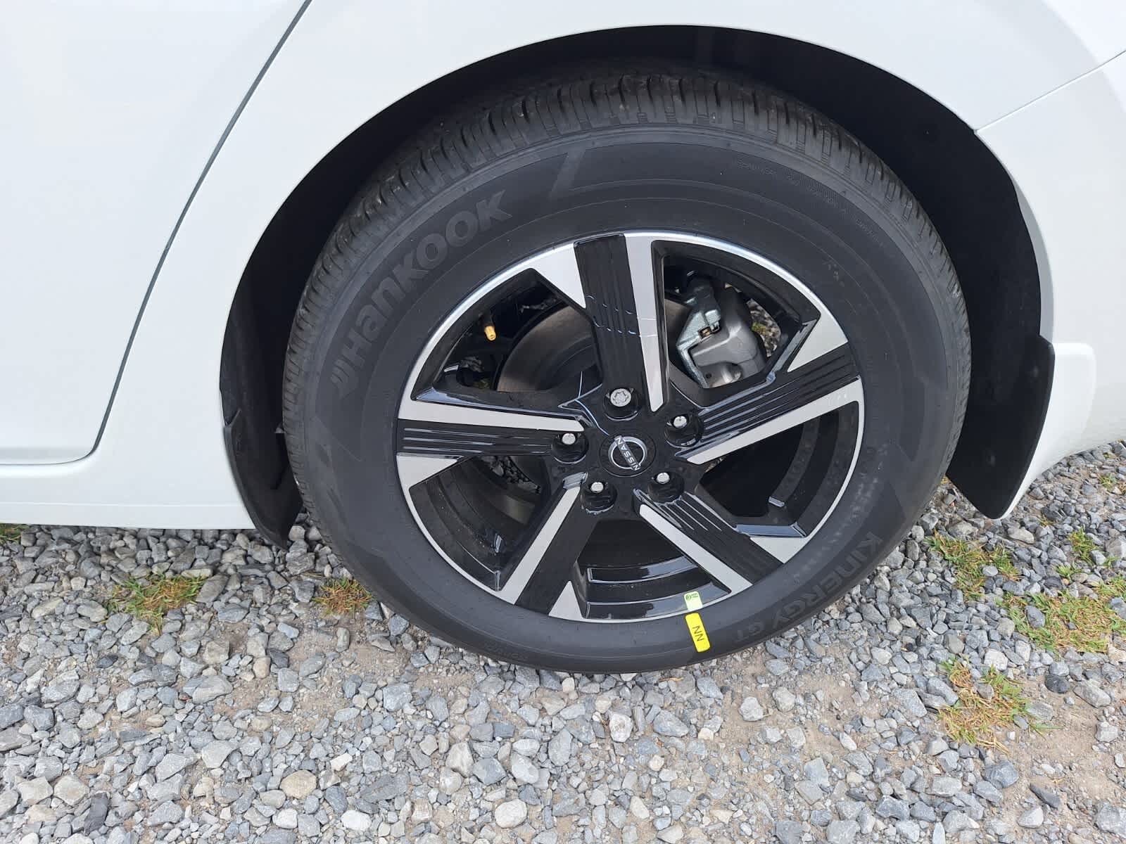 2025 Nissan Sentra SV photo 22