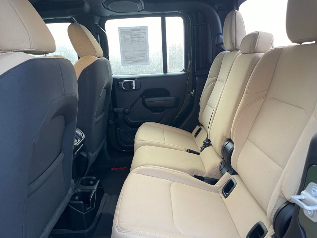 2023 Jeep Gladiator Sport photo 17