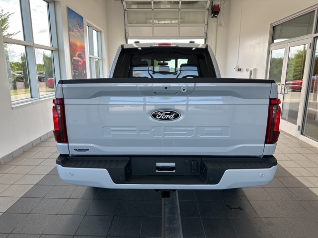 2025 Ford F-150 XLT photo 2