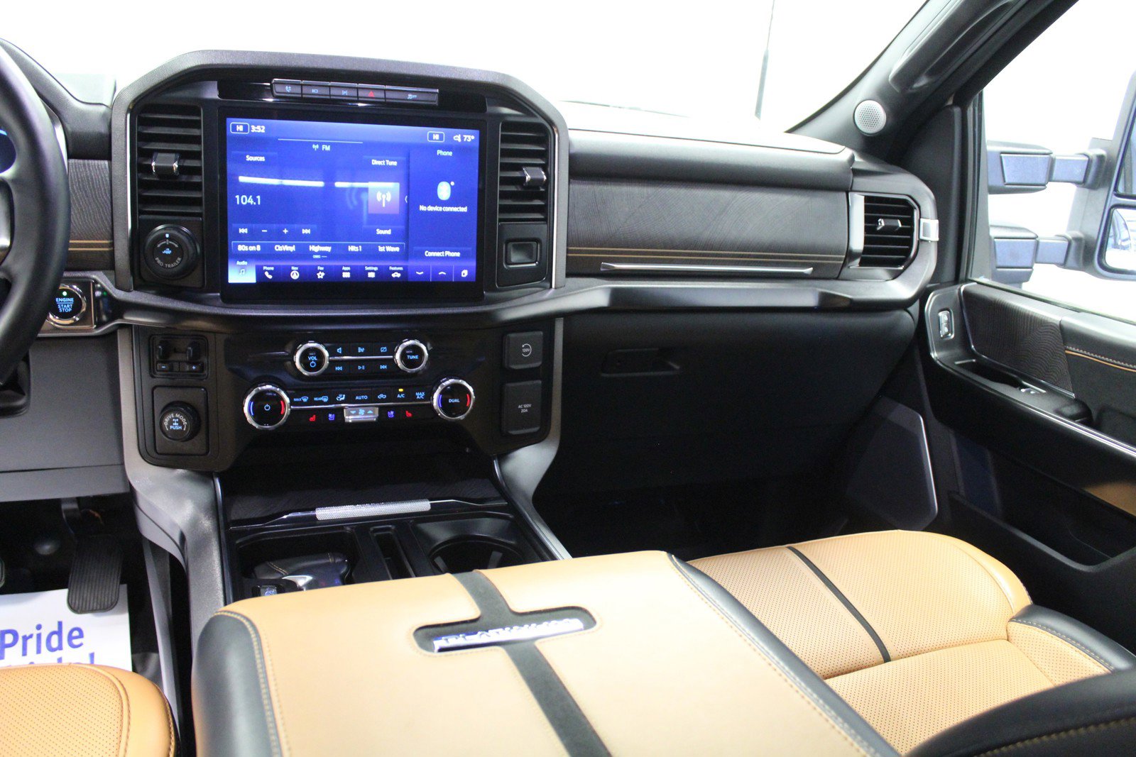 2023 Ford F-150 Platinum photo 18