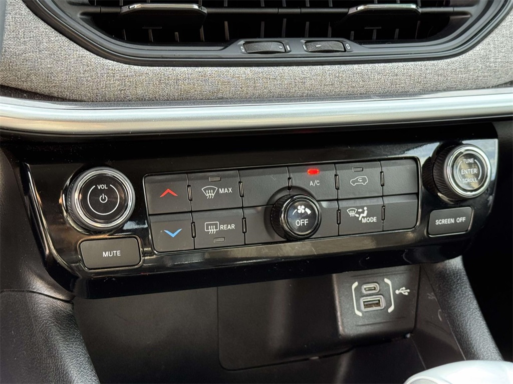 2022 Jeep Compass Latitude photo 18
