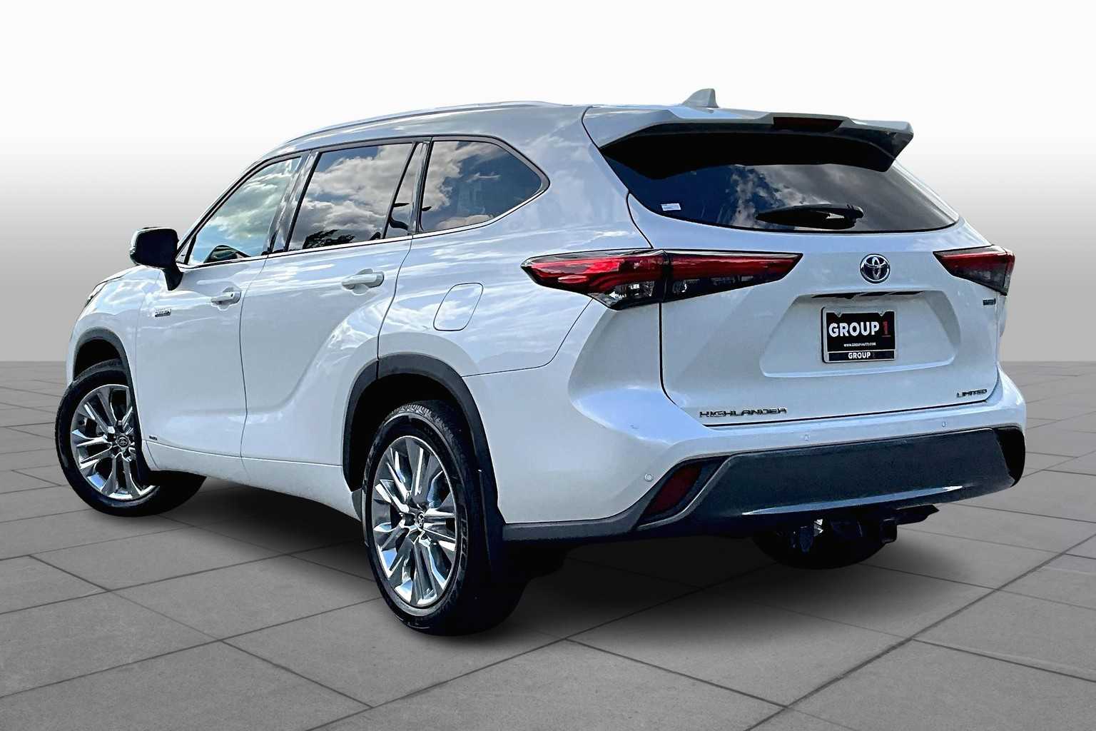 2021 Toyota Highlander Hybrid Limited photo 10