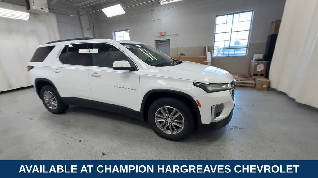 2023 Chevrolet Traverse Cloth photo 2