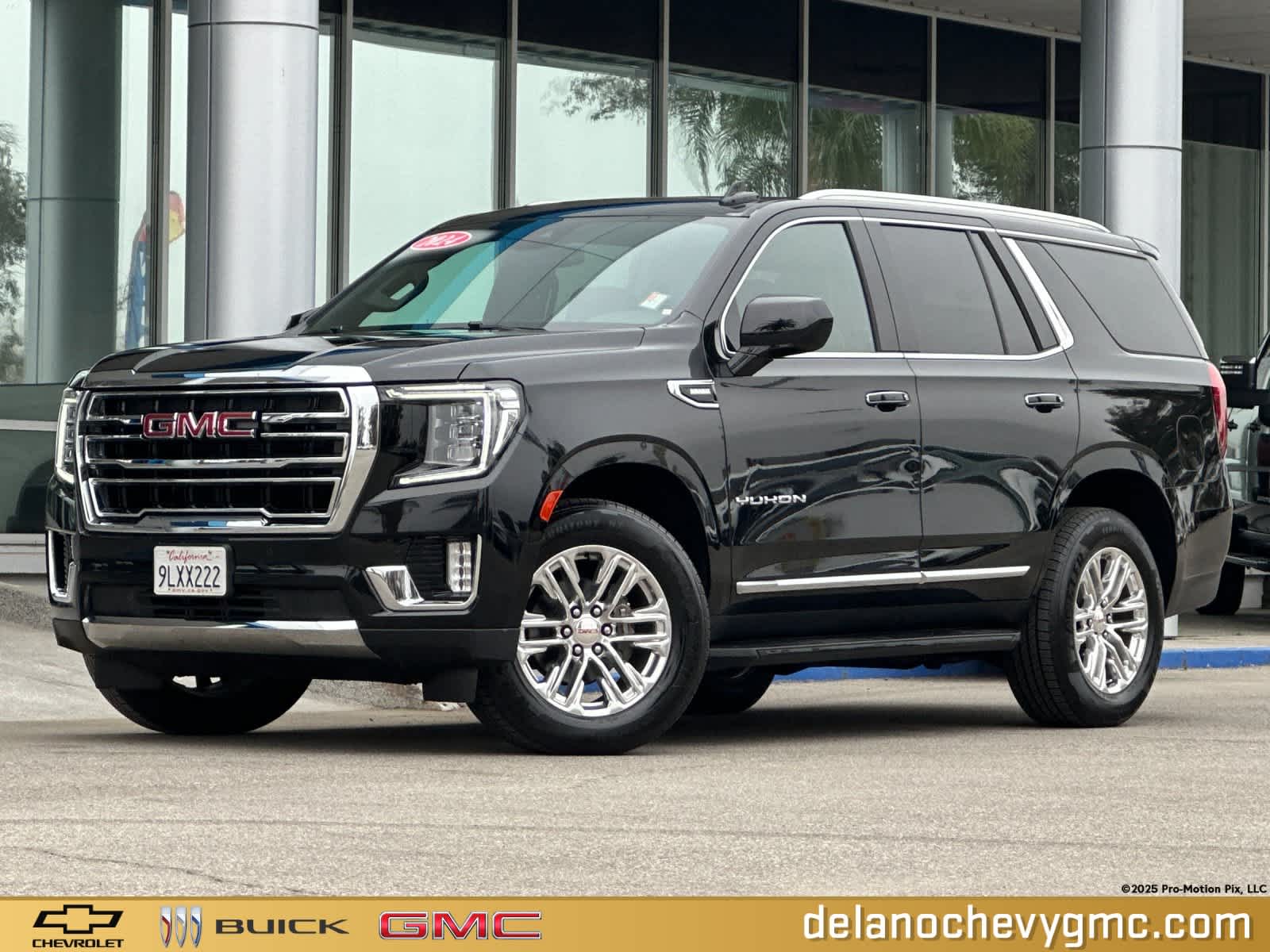 2024 GMC Yukon SLT's photo